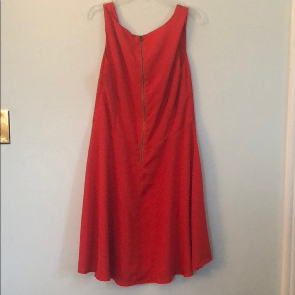 Red dress - Picture 3 of 4